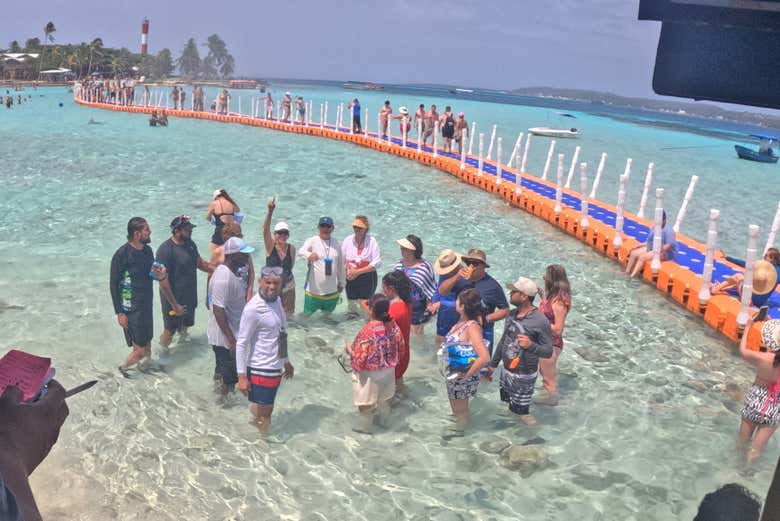Disfrutando de las piscinas naturales de los cayos
