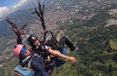 Vuelo en parapente sobre Medellín y el Valle de Aburrá