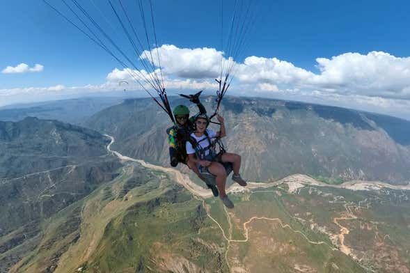 Vuelo en parapente por el Cañón del Chicamocha