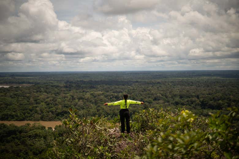 Disfrutando del paisaje del Raudal del Guayabero