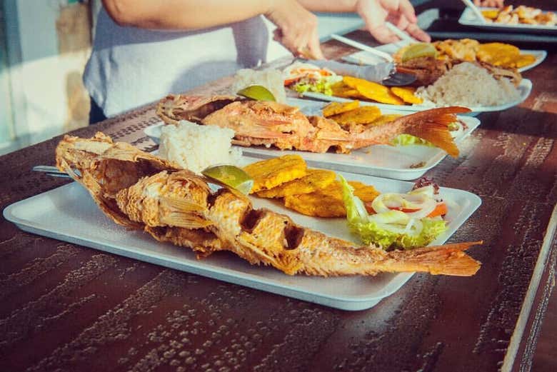 Almuerzo típico colombiano