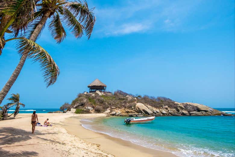 Paseando por la playa de Cabo San Juan en Tayrona