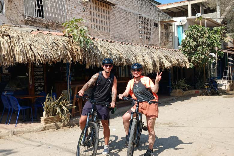 Disfrutando del tour en bici por Taganga