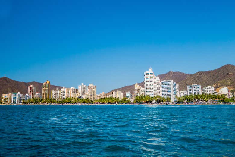 Sailing along the coast of El Rodadero