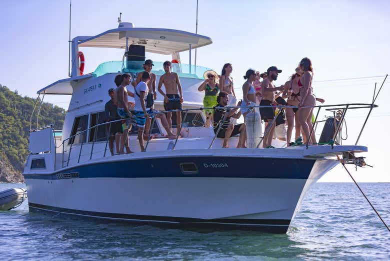 Disfrutando del paseo en yate por Santa Marta