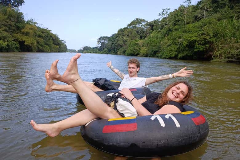 Disfrutaréis de un descenso en tubing por el río Palomino
