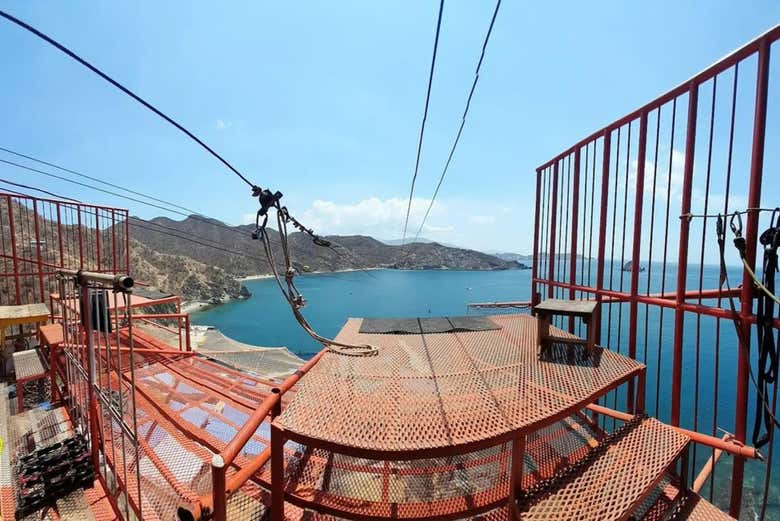 Plataforma da tirolesa em Playa Blanca
