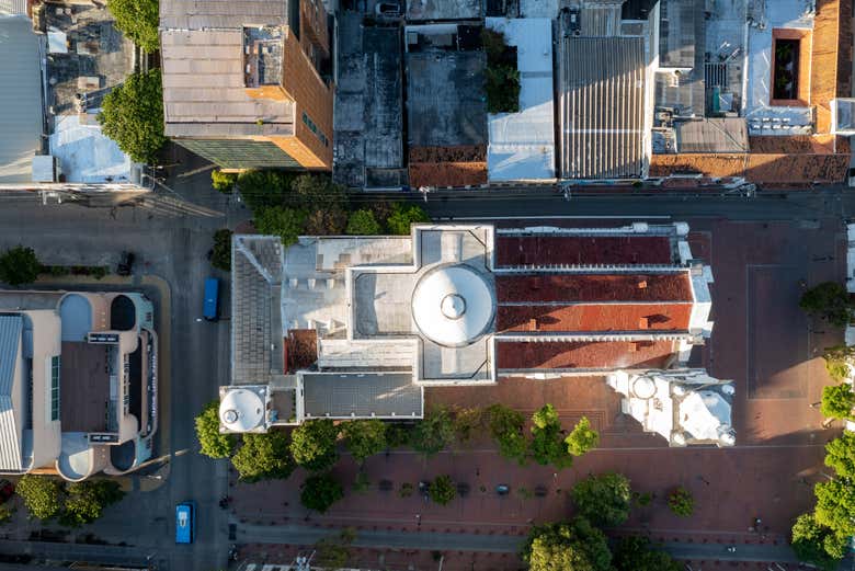 Panorámica de la Catedral Basílica de Santa Marta