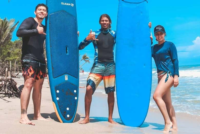 ¡Todo preparado para aprender a surfear!