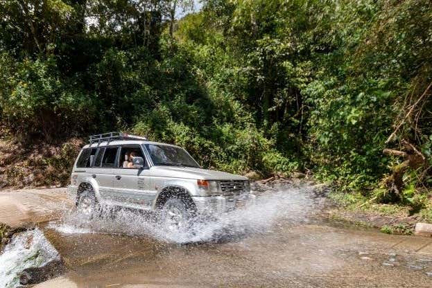 Tour de 4x4 pela montanha