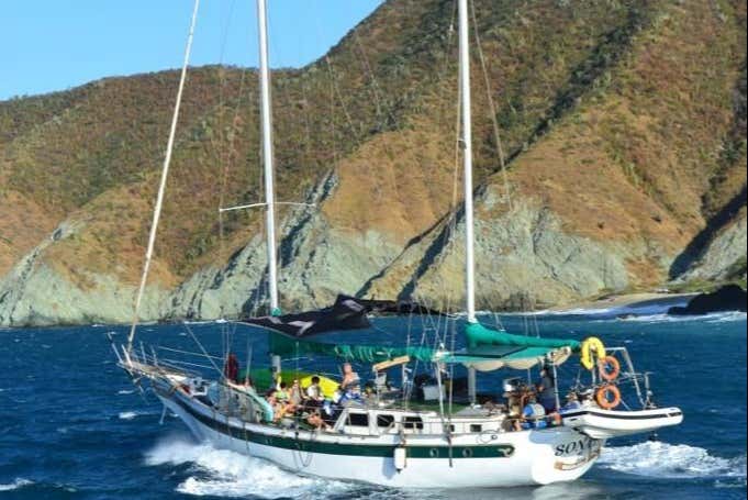 Sail across the Taganga Bay