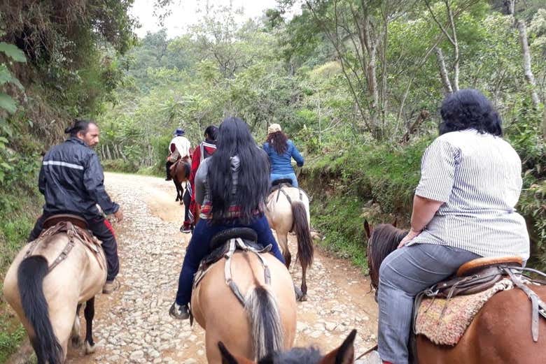 Disfrutando del paseo a caballo por Silvia