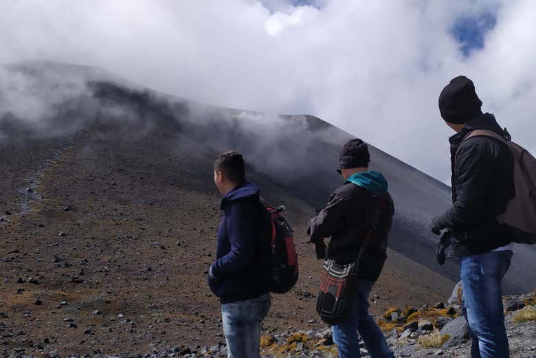 Disfrutando de la ruta de senderismo por el volcán Puracé