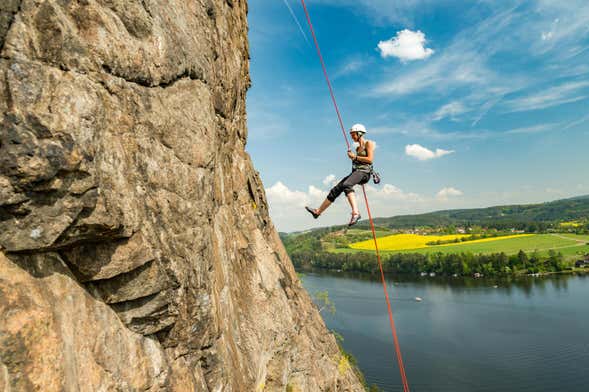 Suesca Rappelling Tour