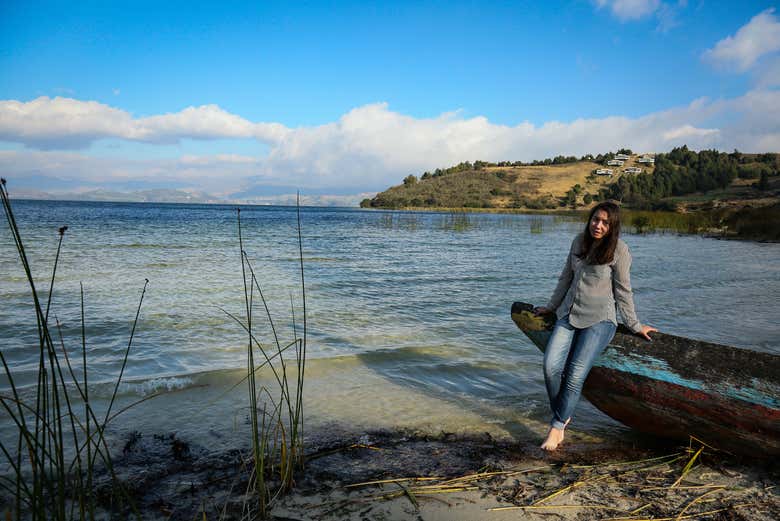 Haciendo una pausa a orillas del lago Tota