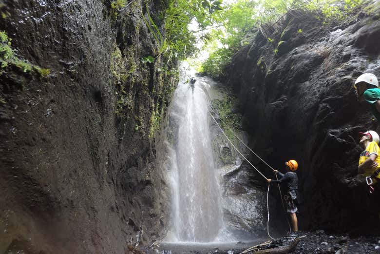 Deslizaremos por impressionantes cascatas