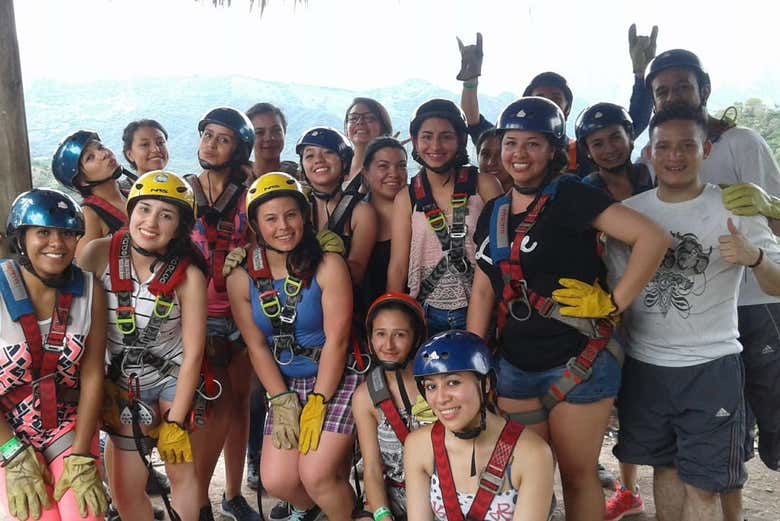 Preparados para a atividade de tirolesa