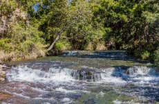 Trilha pelo Parque Ecológico La Periquera