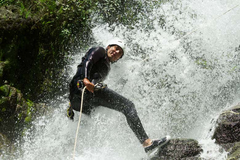 El barranquismo supone toda una descarga de adrenalina