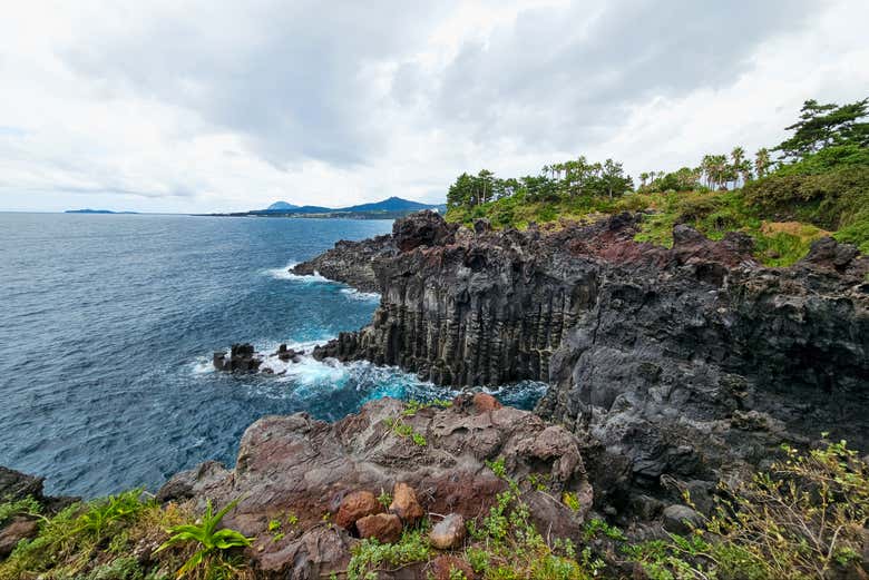 Acantilados de la costa de Jeju
