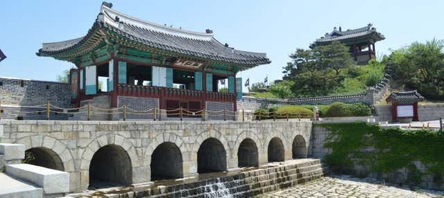Excursión a la fortaleza de Hwaseong y una aldea tradicional coreana