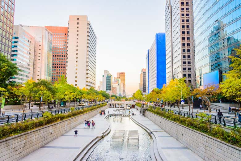 El arroyo de Cheonggyecheon