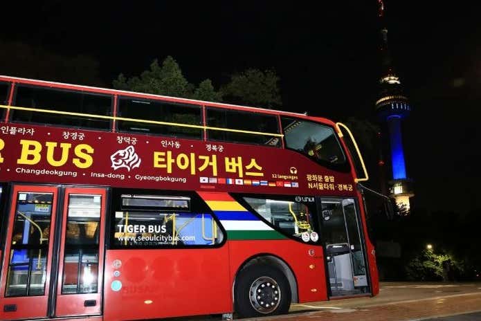 Ônibus panorâmico durante a rota