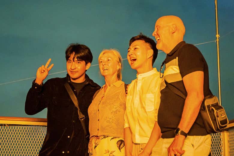 Aproveitando o cruzeiro noturno no rio Han