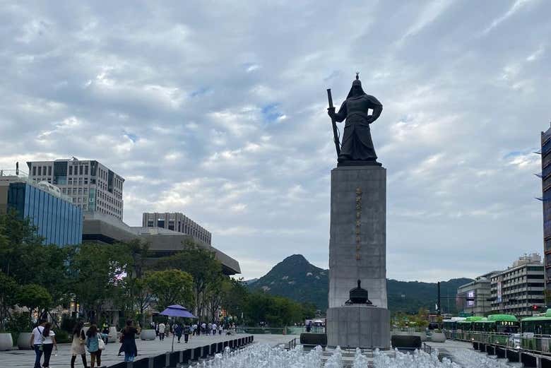 La statua di Yi Sun-sin