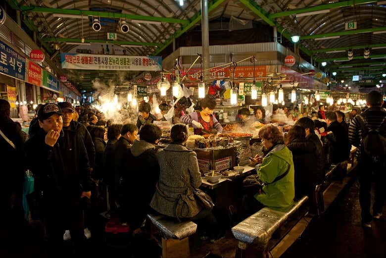 Il mercato di Gwangjang, il più grande mercato della Corea