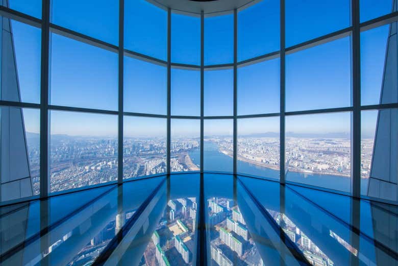 Admire beautiful scenic views of Seoul