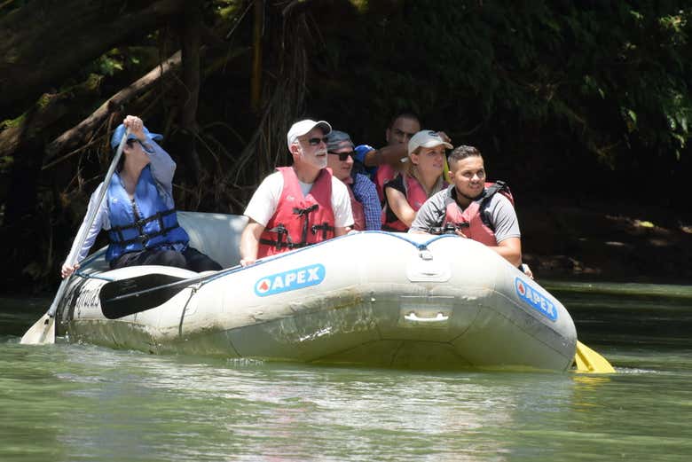 Barca para recorrer el río Peñas Blanca
