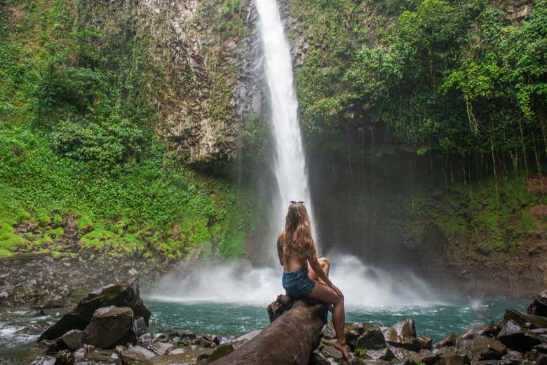 Photo devant la cascade