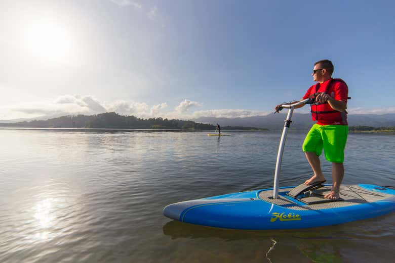 Paddle à pédale au lac Arenal à La Fortuna