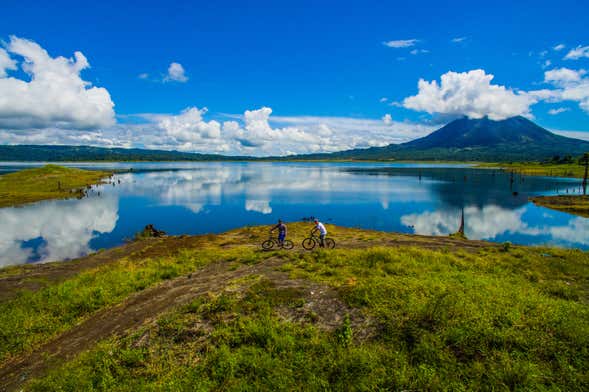 Tour en bicicleta por el lago Arenal