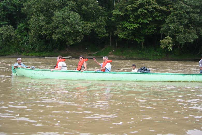 In canoa sul fiume Yorkín