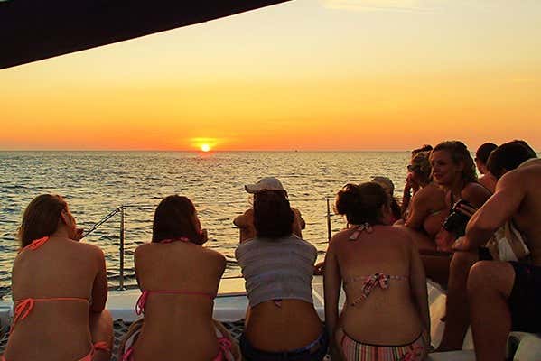 Giro in catamarano al tramonto