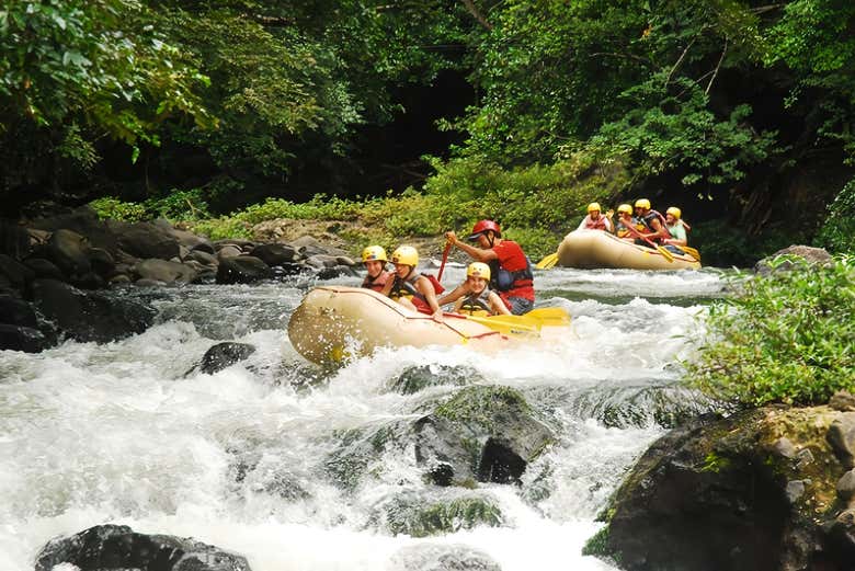 Franchissez les rapides de la rivière Tenorio