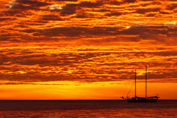 Giro in barca al tramonto nella costa di Guanacaste
