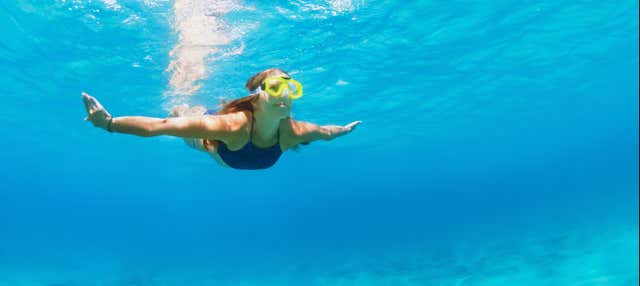 Paseo en barco y snorkel en las cuevas de Guanacaste