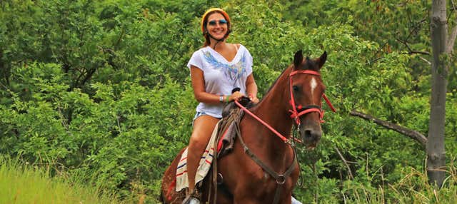 Passeio a cavalo pelo Parque Diamante Eco