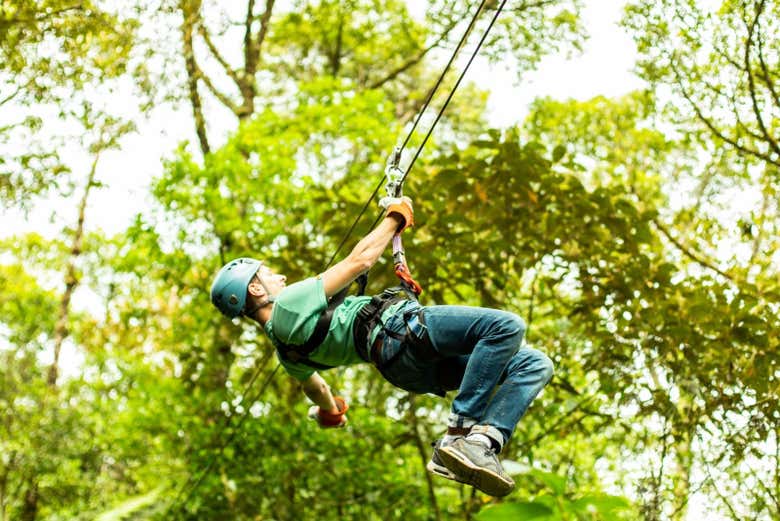 Divertimento sulla zip line