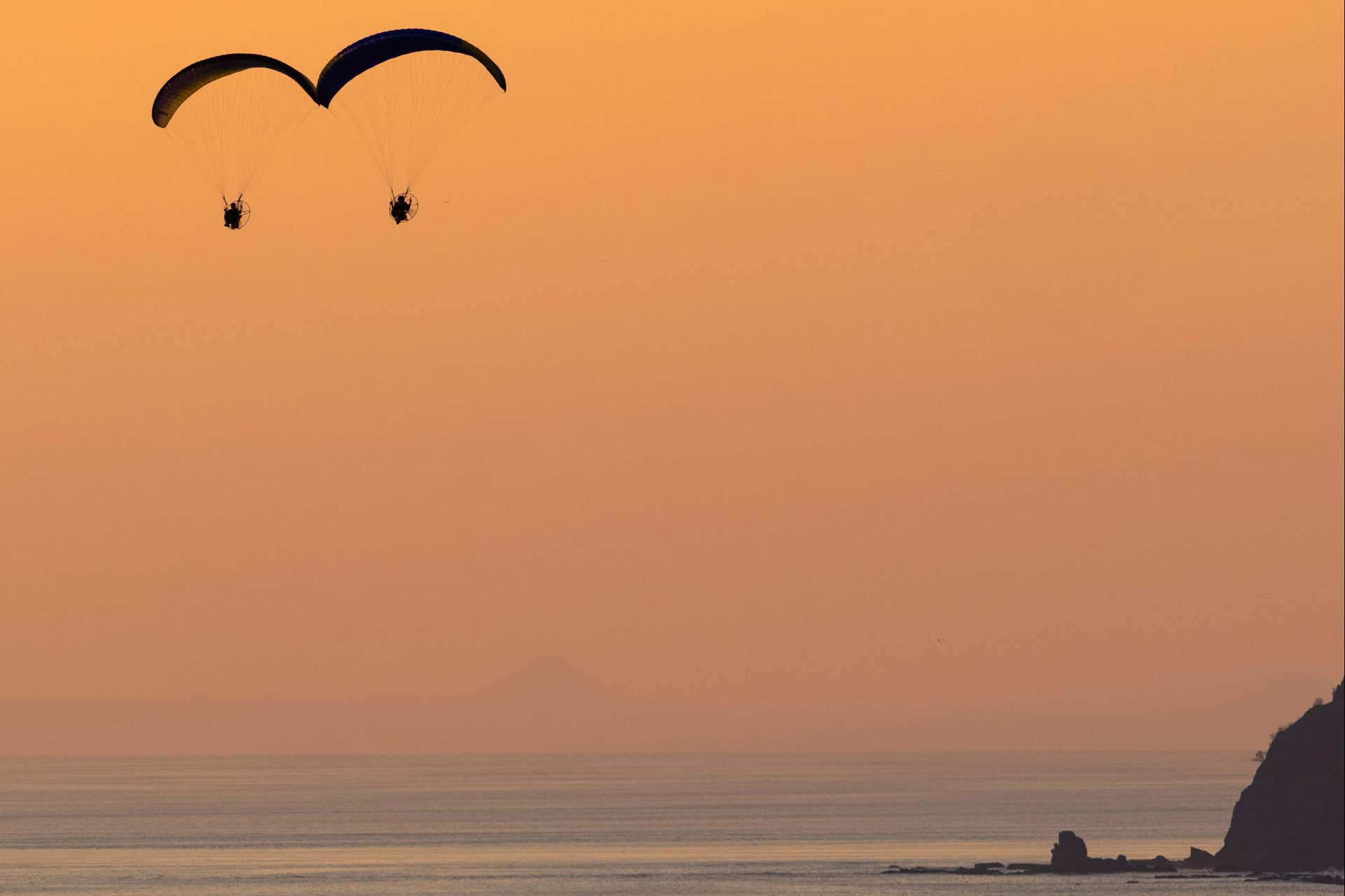 Volo nella baia di Jacó in paratrike
