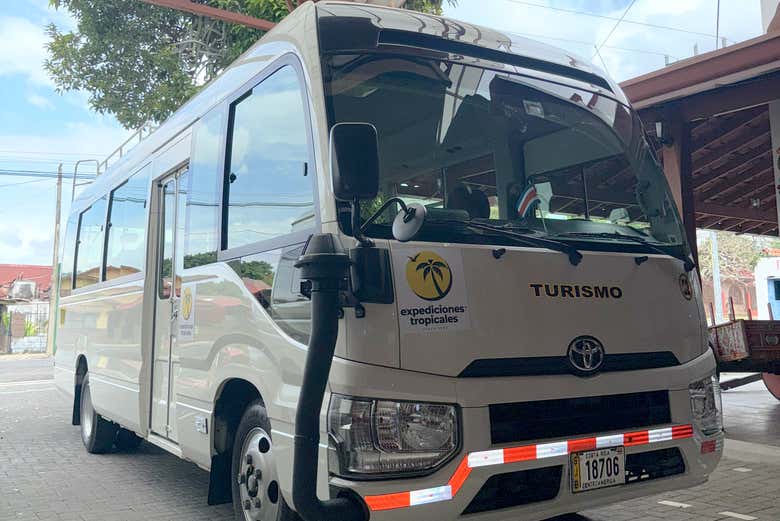 El minibús en el que viajaremos a San José