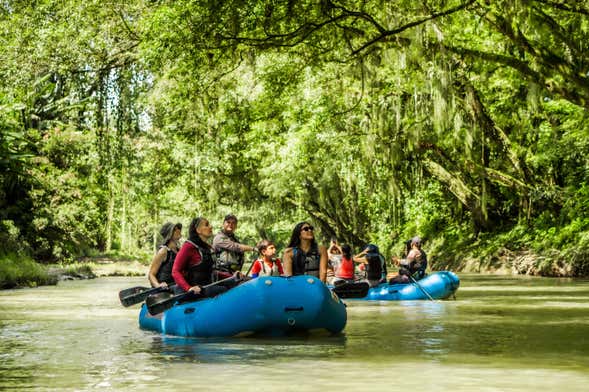 Paseo en balsa por el río Peñas Blancas
