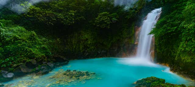 Trilha pelo rio Celeste 