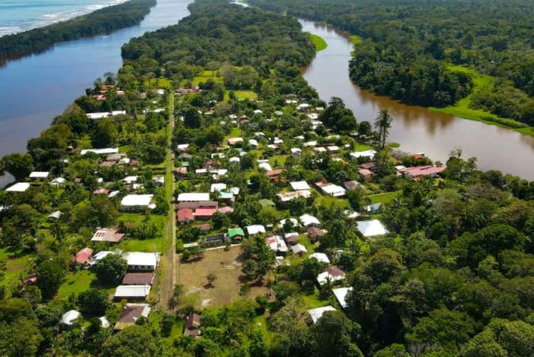 Vista aerea di Tortuguero