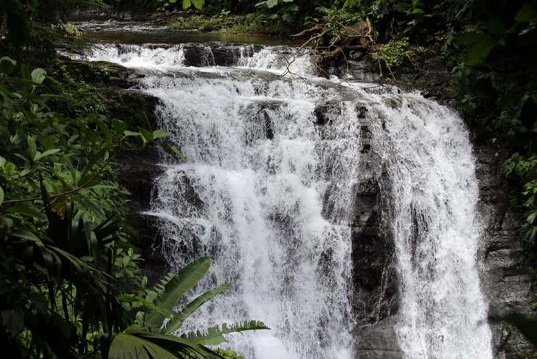 Impressionantes quedas d'água de Mulguri