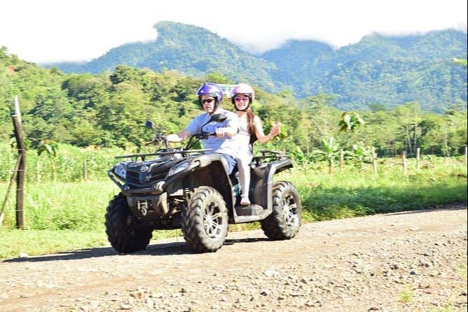 En quad doble por Manuel Antonio