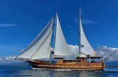 Paseo en velero de madera por Manuel Antonio